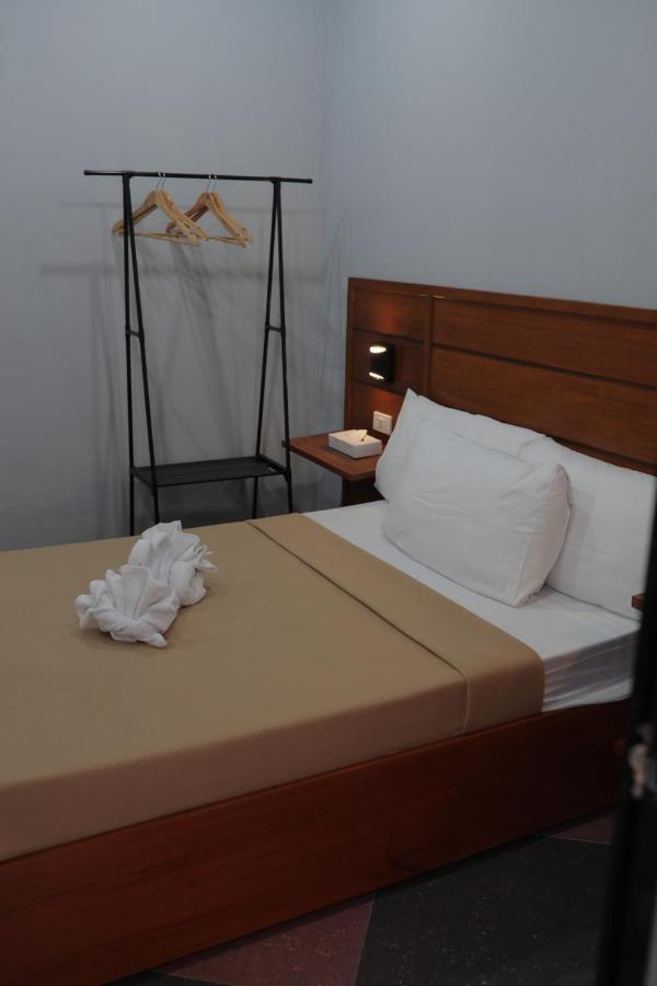 Cerca Hotel Balabag  ภายนอก รูปภาพ