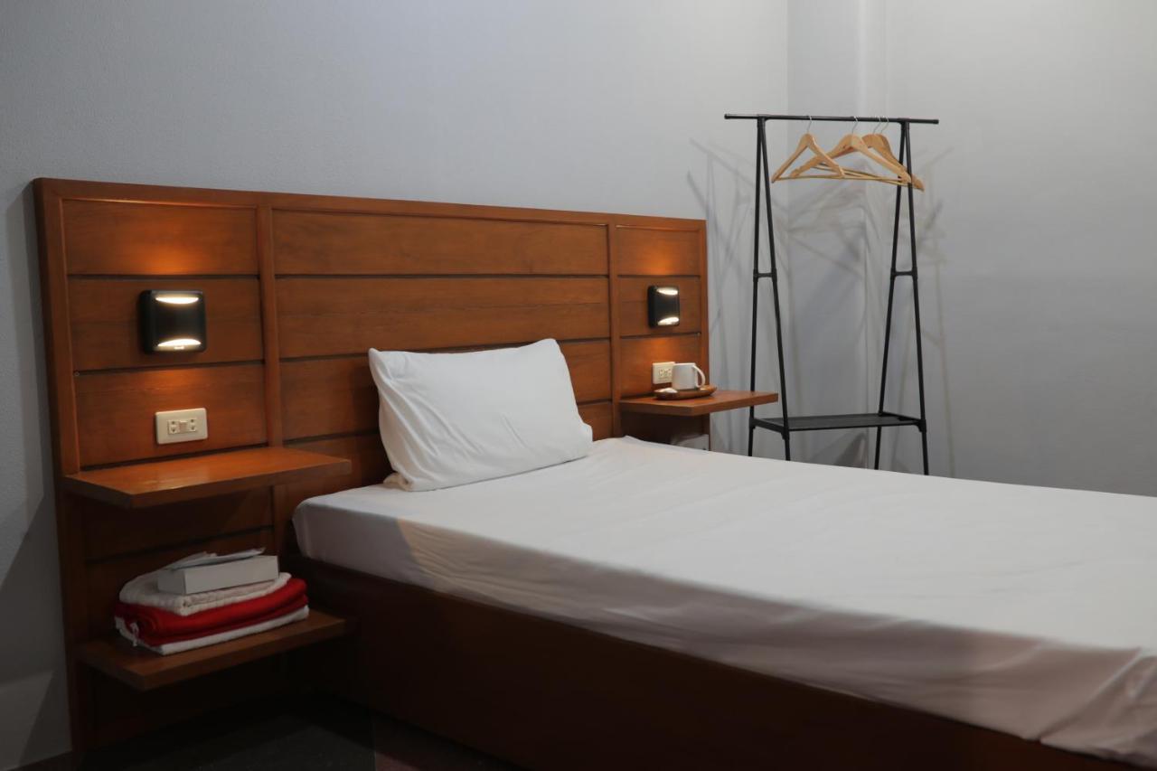 Cerca Hotel Balabag  ภายนอก รูปภาพ