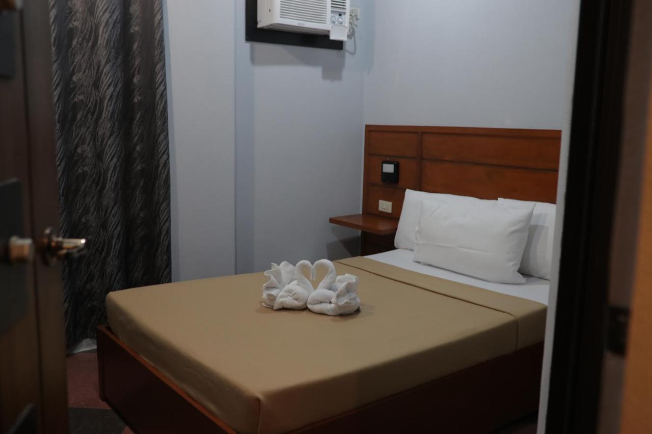 Cerca Hotel Balabag  ภายนอก รูปภาพ