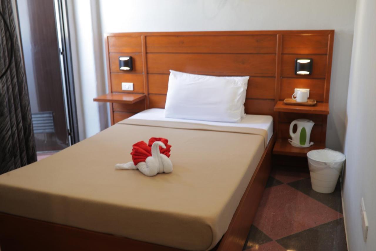 Cerca Hotel Balabag  ภายนอก รูปภาพ